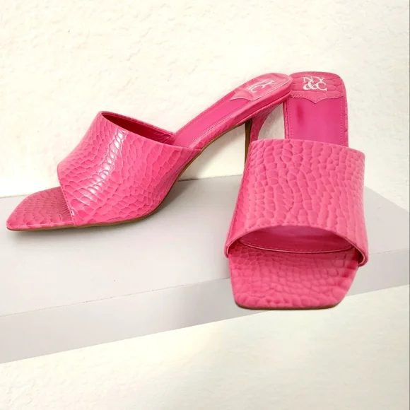 New York & Company Women's New Pink Delara Croc Embossed Heeled Sandal. Size 8.5 - Picture 2 of 10